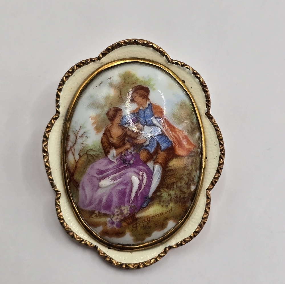 Vintage Thomas L Mott Courting Couple Porcelain Cameo Brooch & Pendant